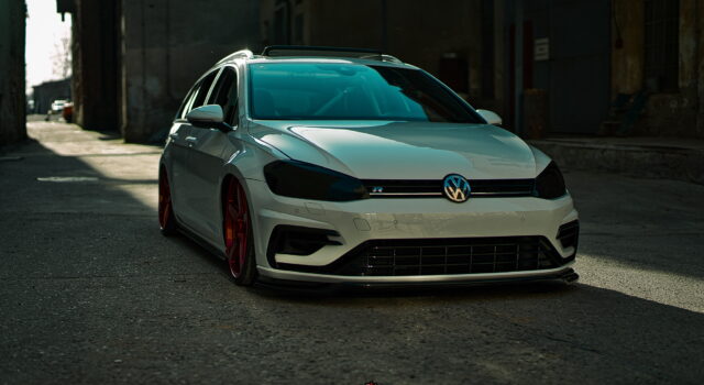 VW_Golf7_R_Variant_Luftfahrwerk_Airride_Baggedparts